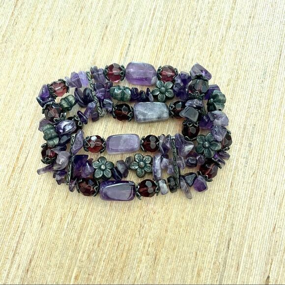 Purple beaded stretchy bracelet Jewelry - Purple beaded stretchy bracelet